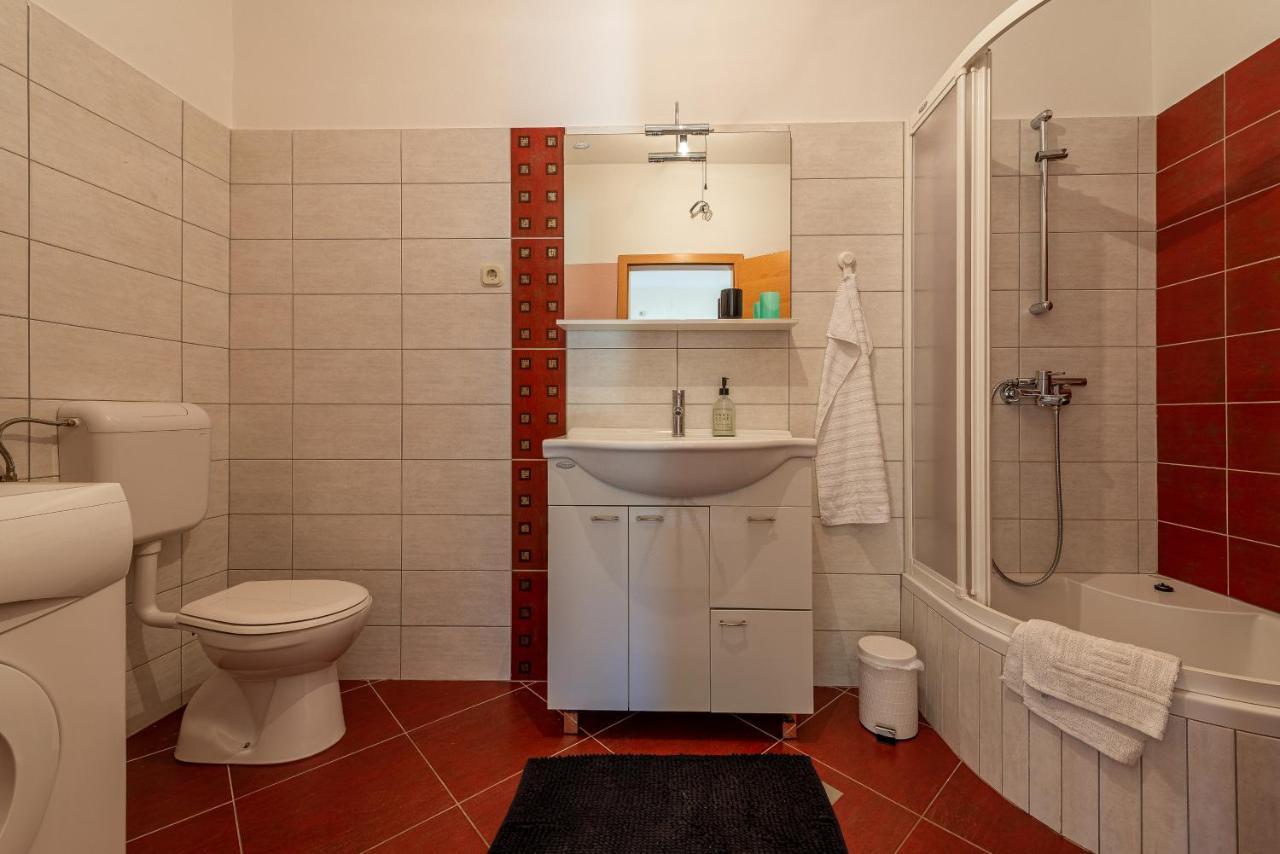 Apartment Brgacelj Kali Esterno foto